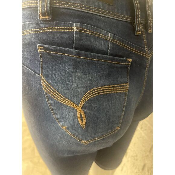 Fashion Nova Women Dark Wash Shorts Size 5 NWT - Picture 5 of 8